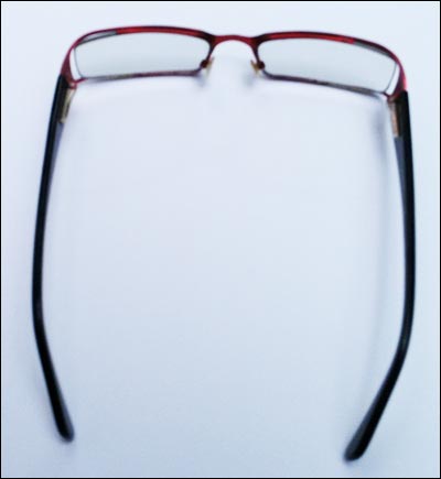 http://img.aftab.cc/news/90/anti-focus-glasses.jpg