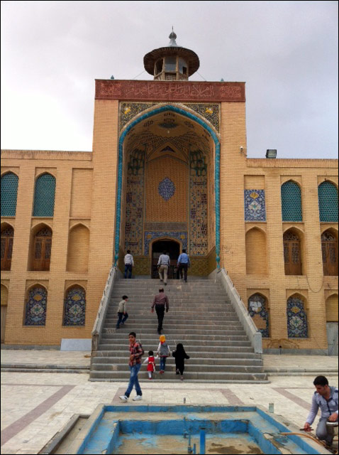 http://img.aftab.cc/news/93/mosque_architecture2.jpg
